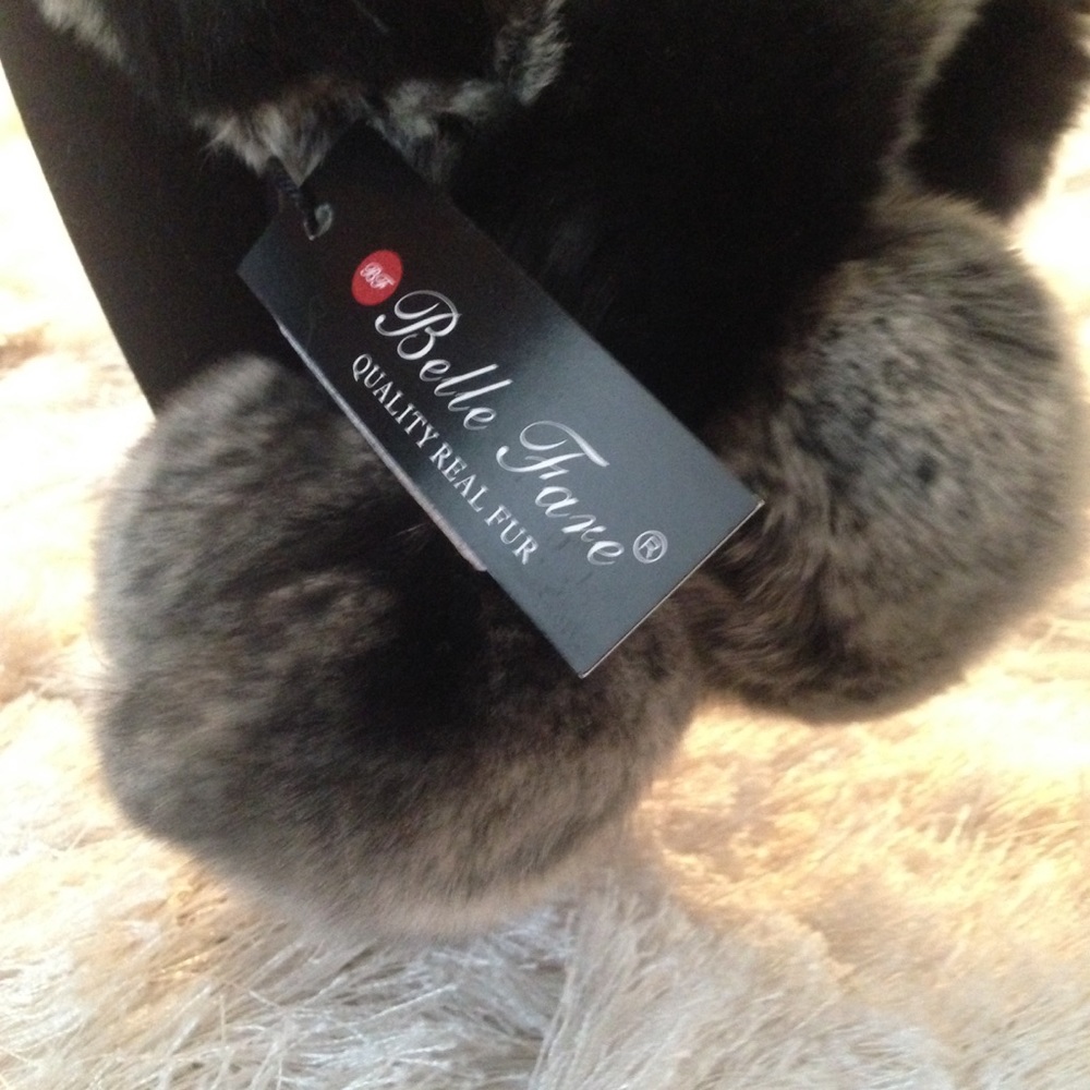 🍒Belle Fare Rex Rabbit Fur Pompom Neck Warner